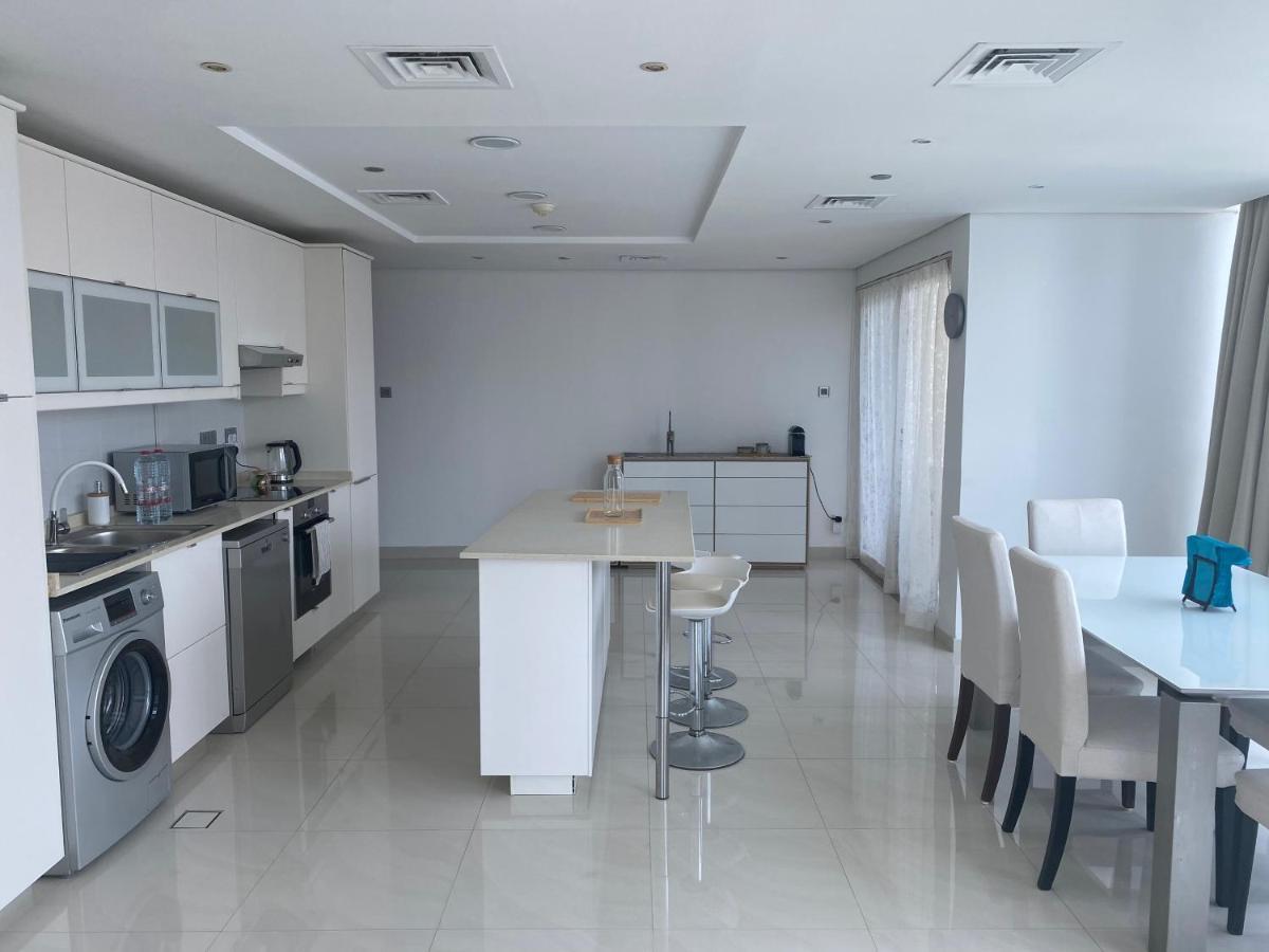 One Bedroom Apartment With Pool & Gym Near Marina Dubai Ngoại thất bức ảnh