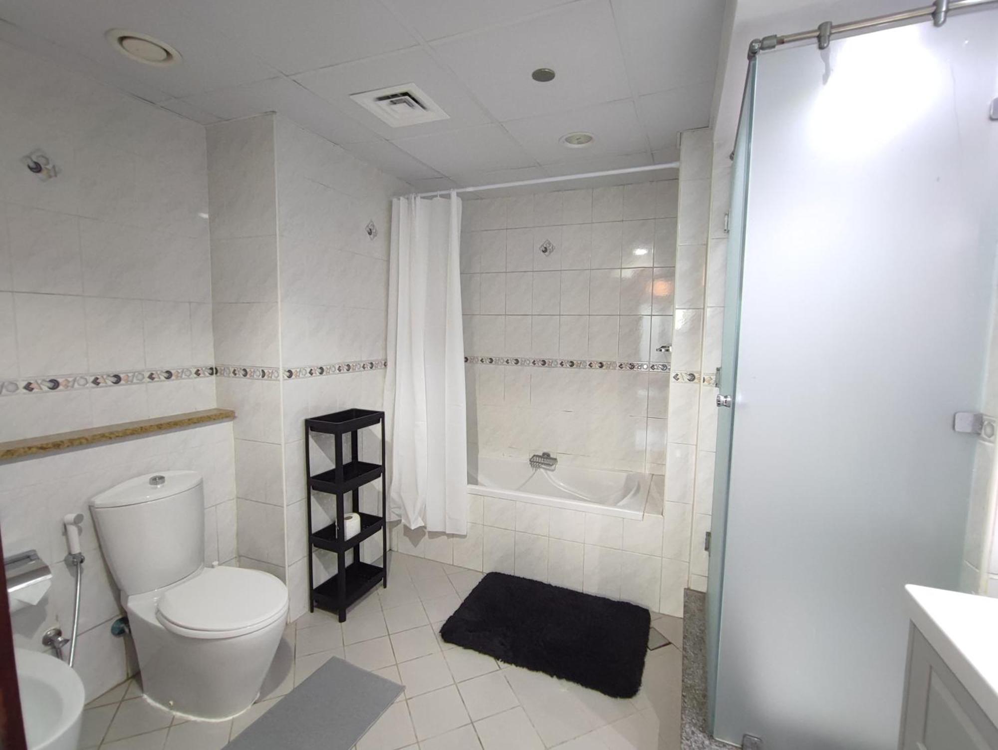 One Bedroom Apartment With Pool & Gym Near Marina Dubai Ngoại thất bức ảnh