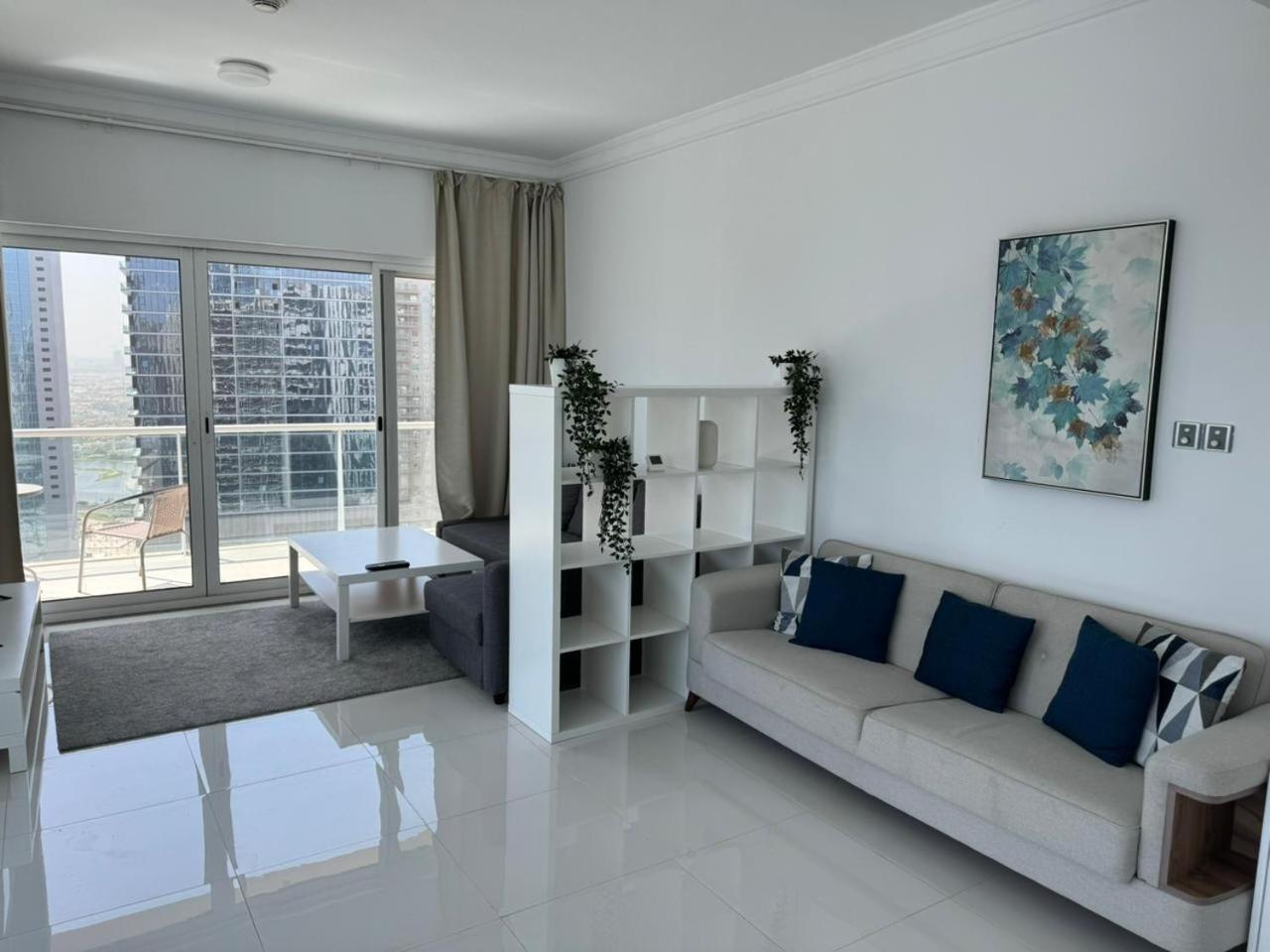 One Bedroom Apartment With Pool & Gym Near Marina Dubai Ngoại thất bức ảnh